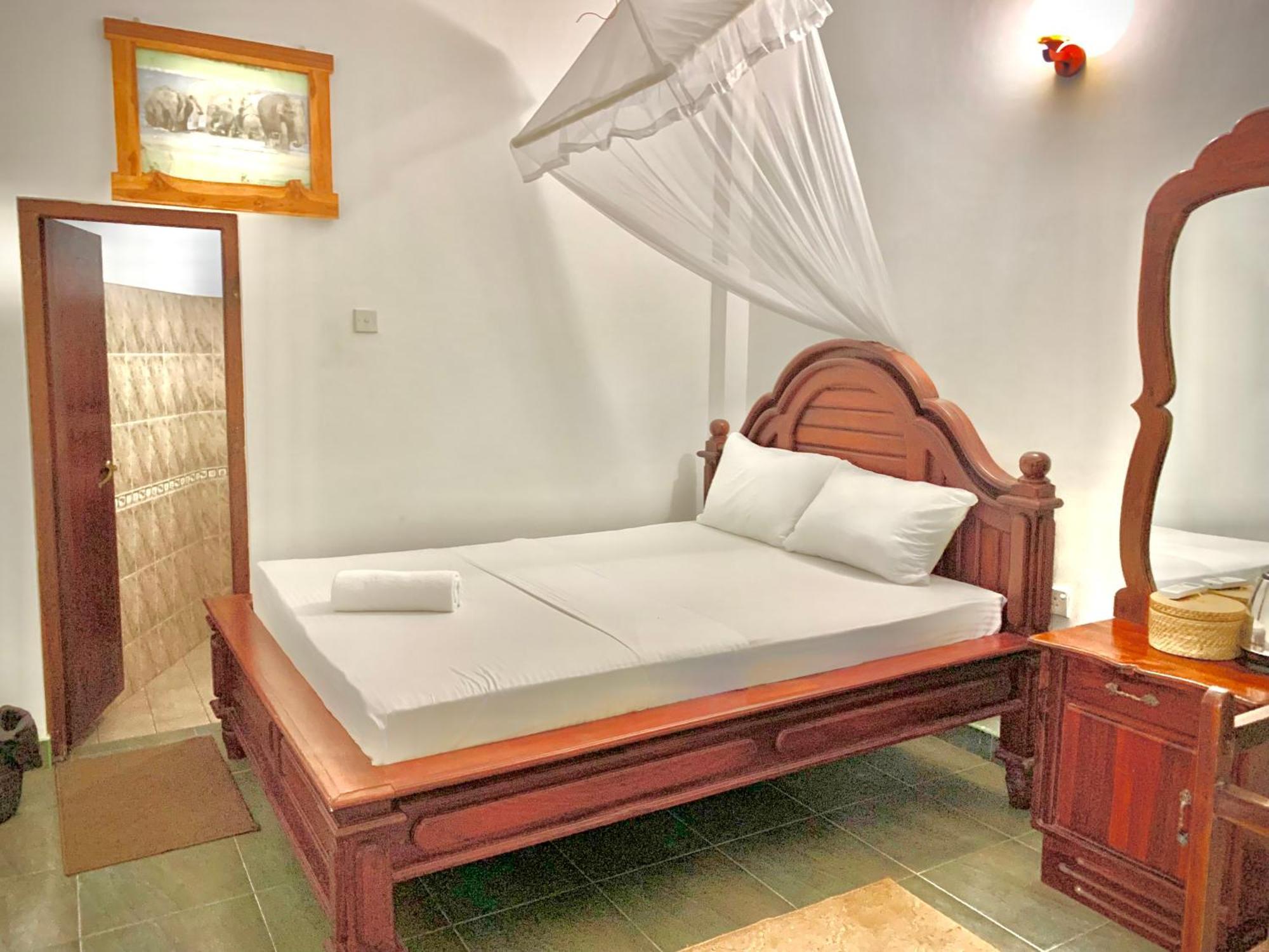 Hotel Walawa Blue Sapphire Udawalawe Exterior foto